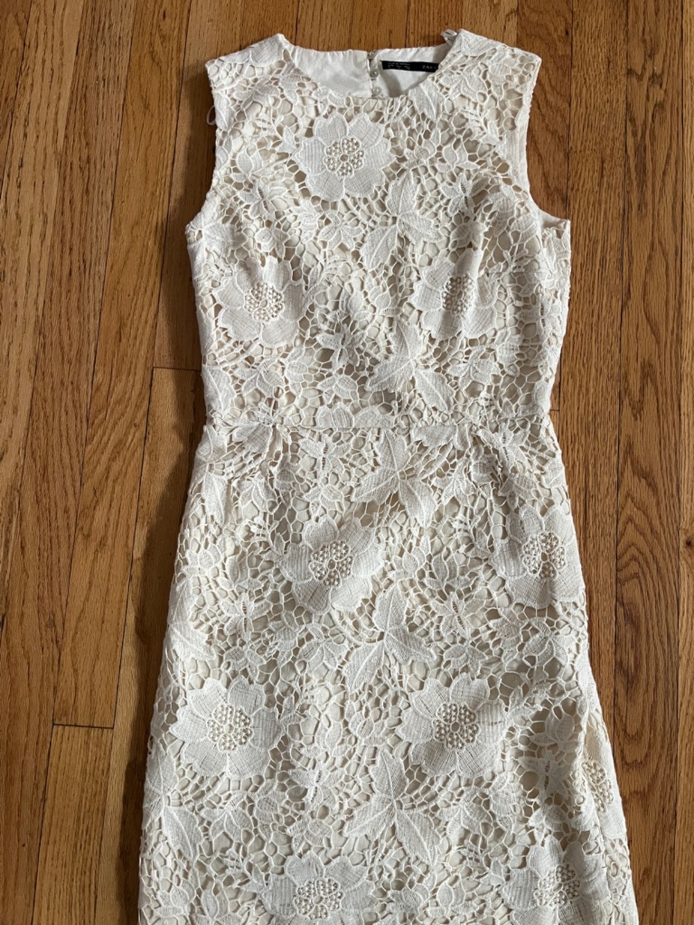 Zara
Zara Basics Open Back Lace Overlay Dress-Cream